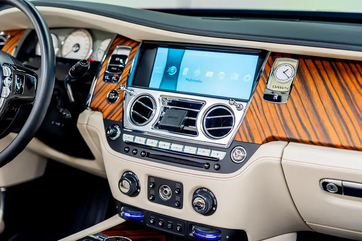 Rolls-Royce Dawn 6.6 AT RWD (570 حصان) - 10