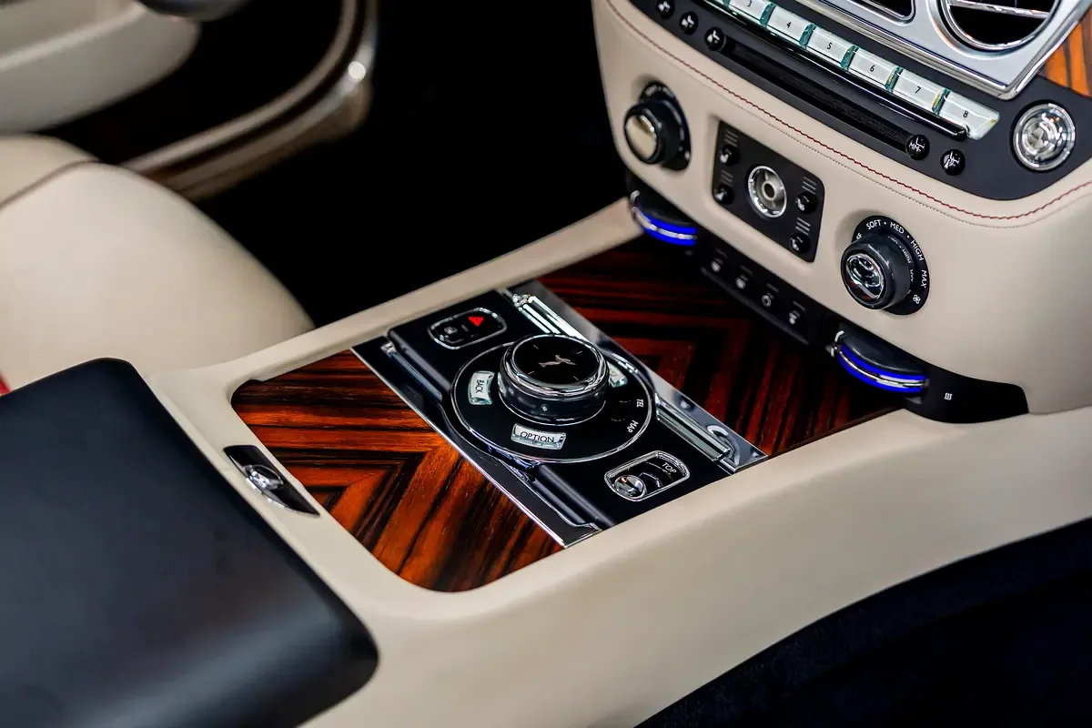 Rolls-Royce Dawn 6.6 AT RWD (570 حصان) - 13