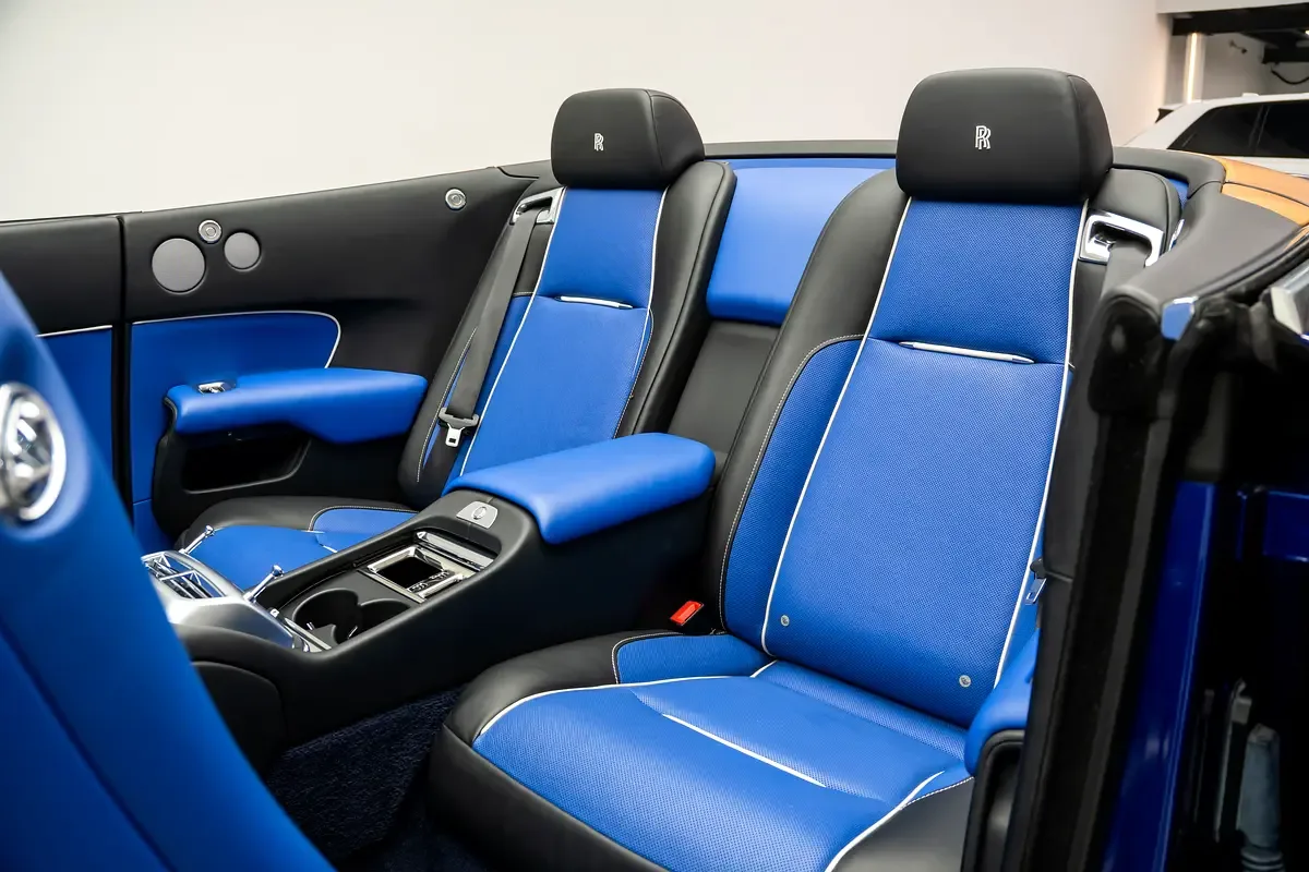 Rolls-Royce Dawn 6.6 AT RWD (570 حصان) - 16