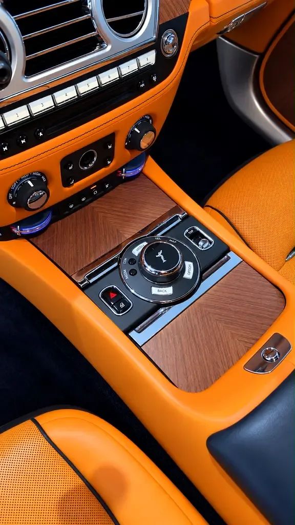 Rolls-Royce Dawn 6.6 AT RWD (570 hp) - 8