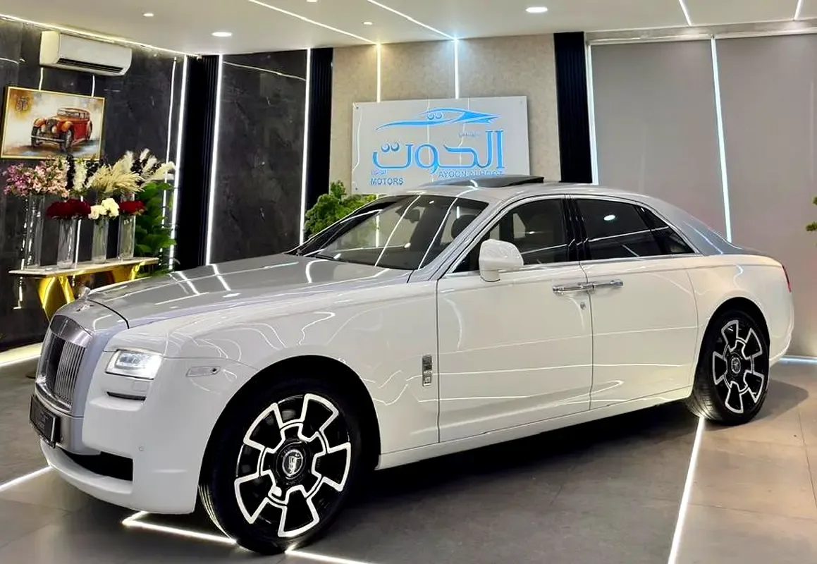 Rolls-Royce Ghost 6.6 AT RWD (570 hp)