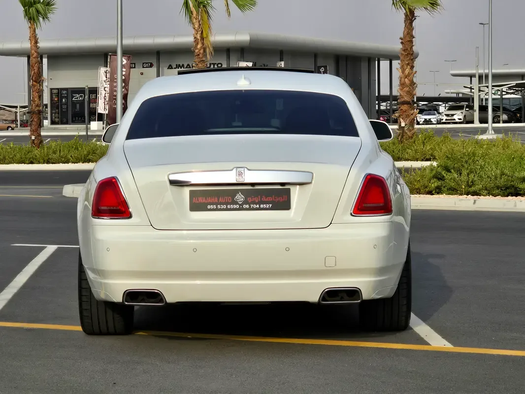 Rolls-Royce Ghost 6.6 AT RWD (570 حصان) - 2