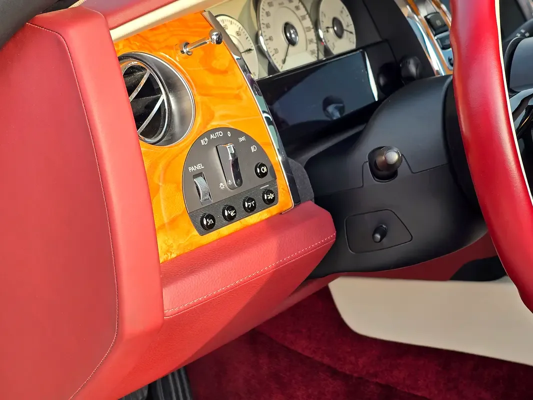Rolls-Royce Ghost 6.6 AT RWD (570 حصان) - 17
