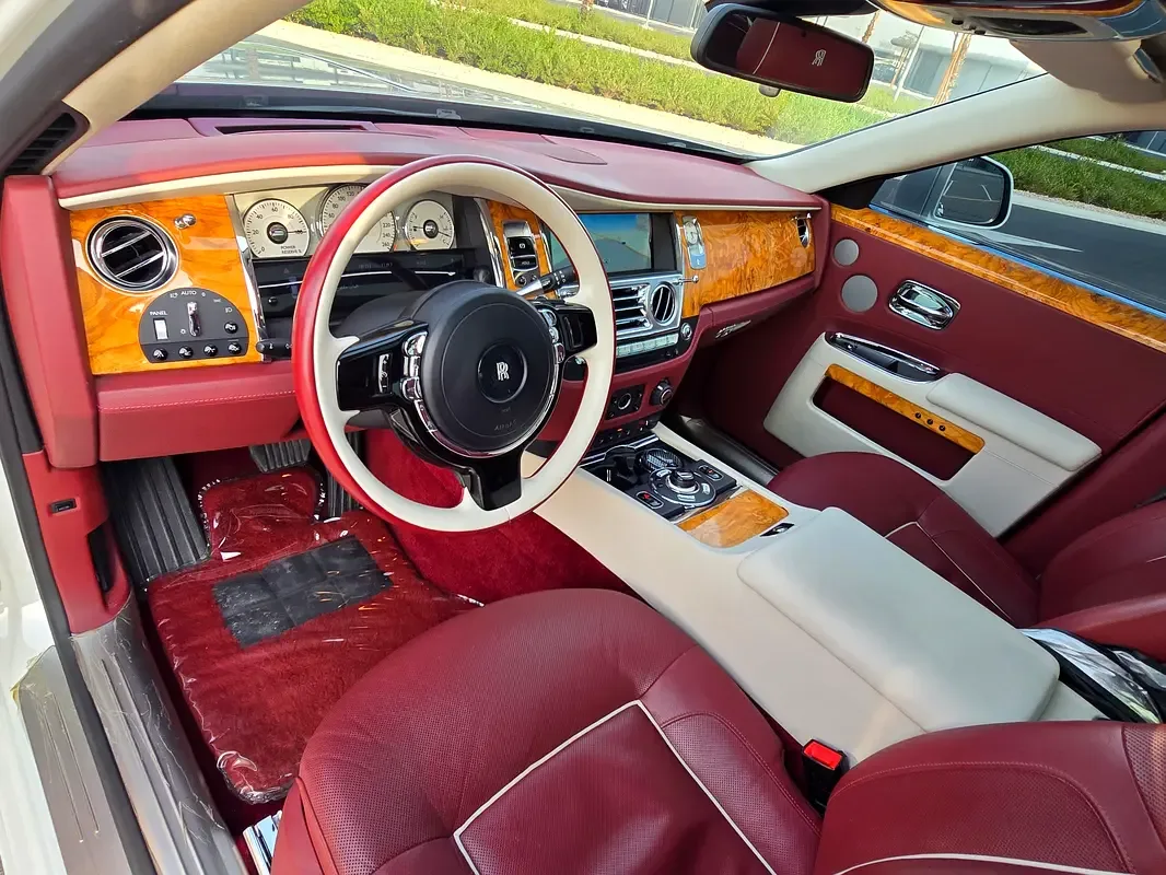 Rolls-Royce Ghost 6.6 AT RWD (570 حصان) - 18