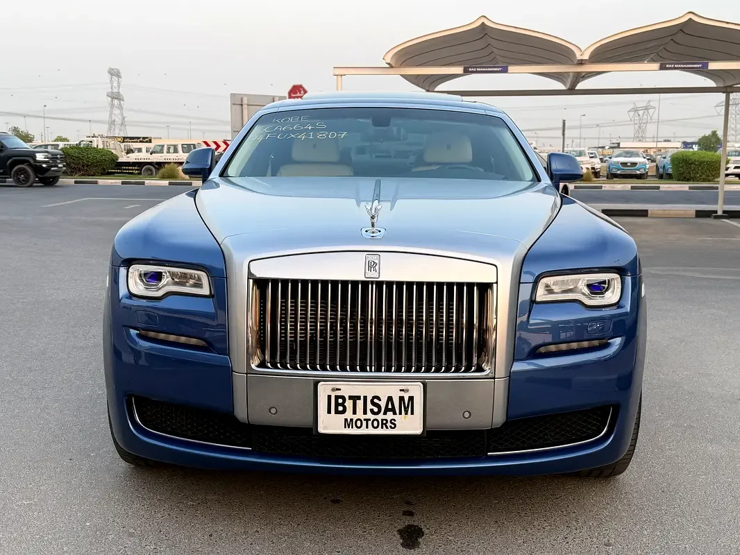 Rolls-Royce Ghost 6.6 AT RWD (570 حصان) - 2