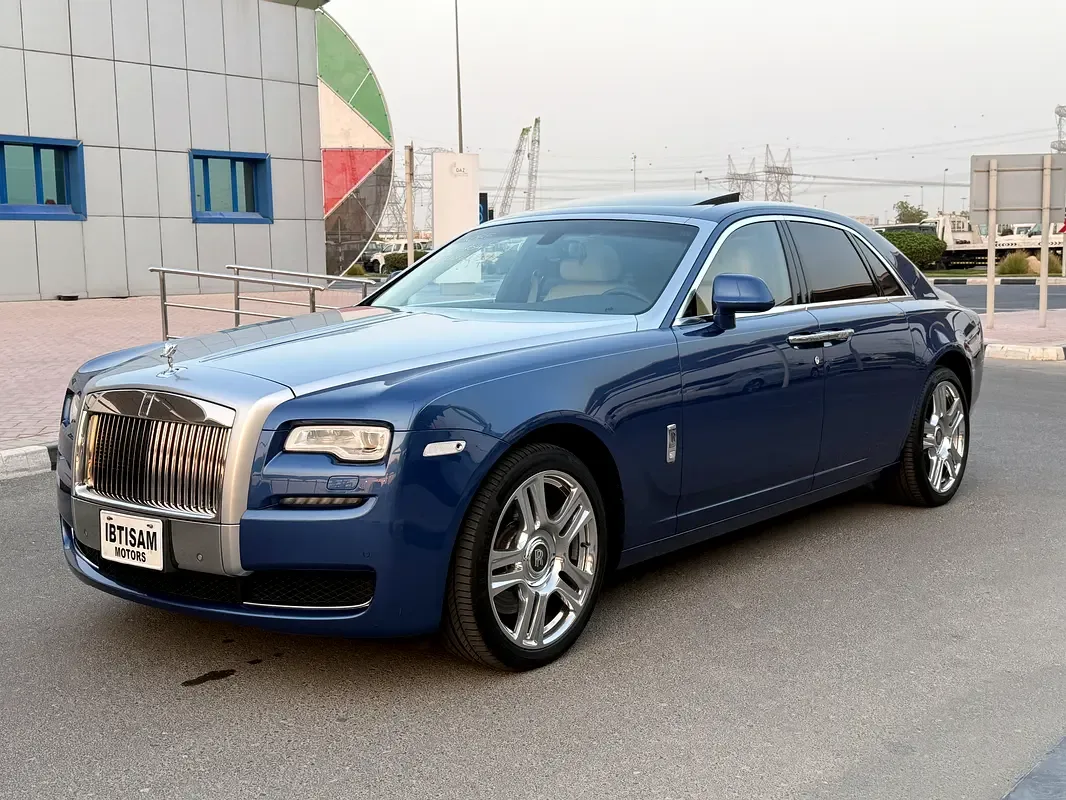 Rolls-Royce Ghost 6.6 AT RWD (570 hp)