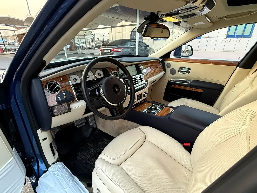 Rolls-Royce Ghost 6.6 AT RWD (570 حصان) - 7