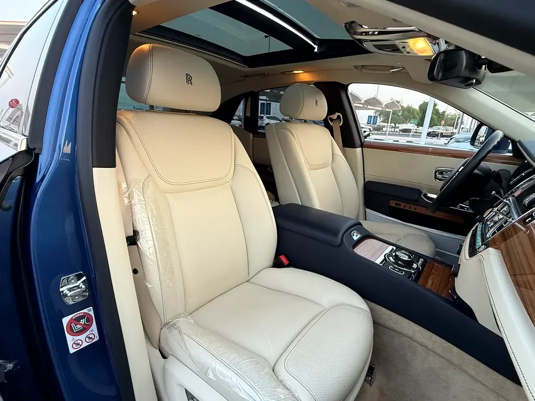 Rolls-Royce Ghost 6.6 AT RWD (570 حصان) - 9