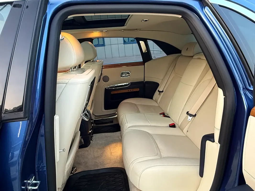Rolls-Royce Ghost 6.6 AT RWD (570 حصان) - 12