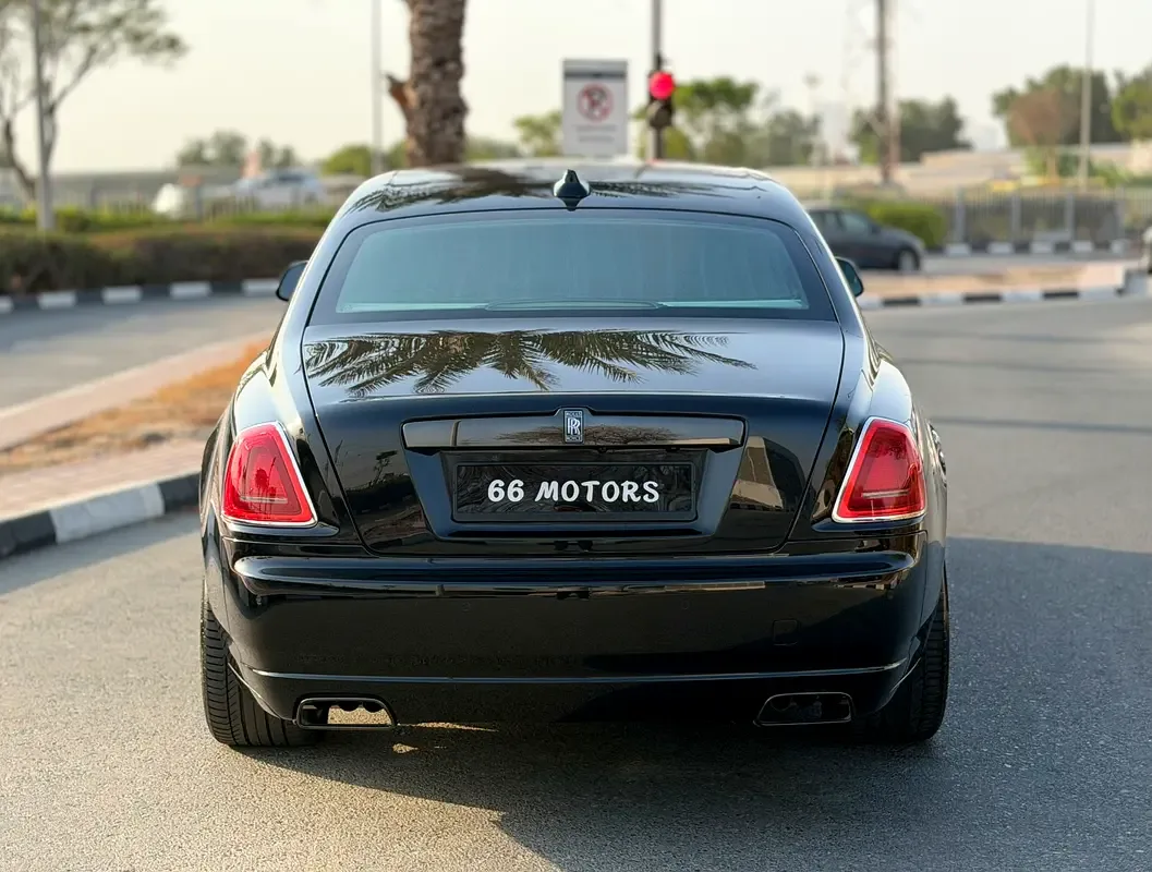 Rolls-Royce Ghost 6.6 AT RWD (570 hp) - 6