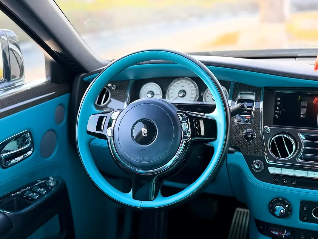 Rolls-Royce Ghost 6.6 AT RWD (570 hp) - 9
