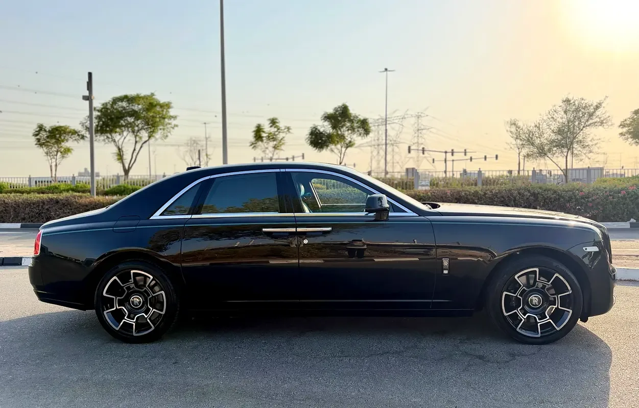 Rolls-Royce Ghost 6.6 AT RWD (570 hp) - 7