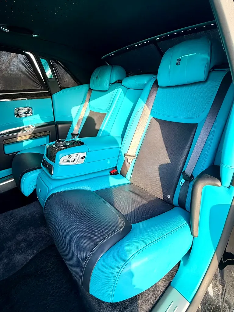 Rolls-Royce Ghost 6.6 AT RWD (570 hp) - 16