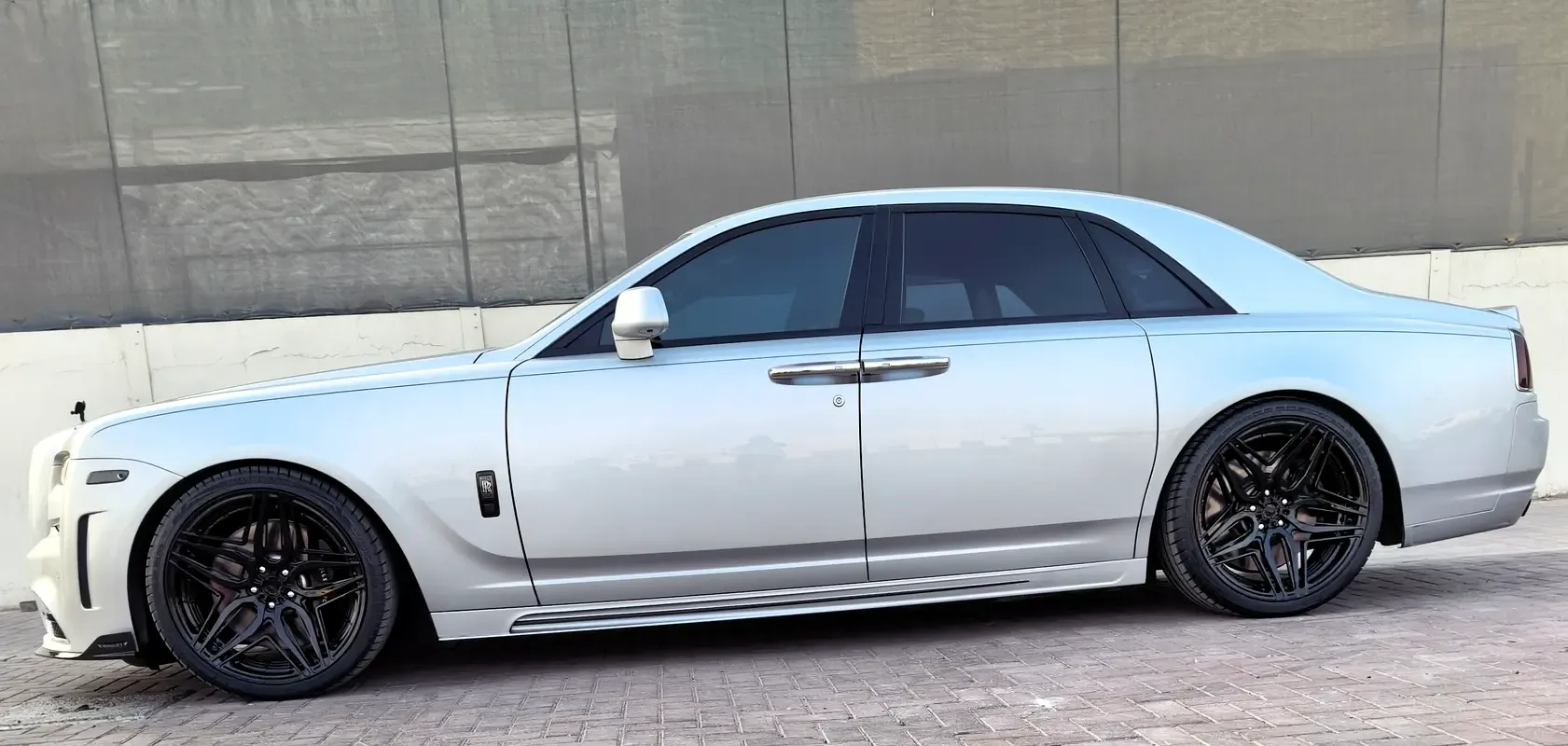 Rolls-Royce Ghost 6.6 AT RWD (612 hp) - 6