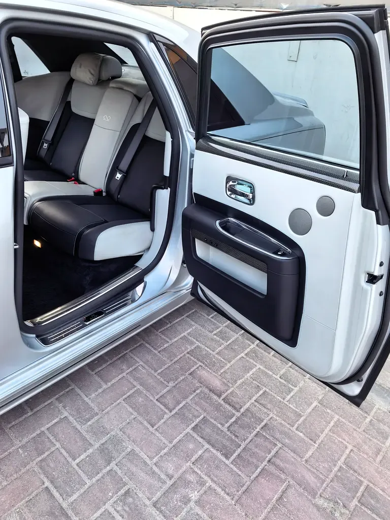 Rolls-Royce Ghost 6.6 AT RWD (612 hp) - 14