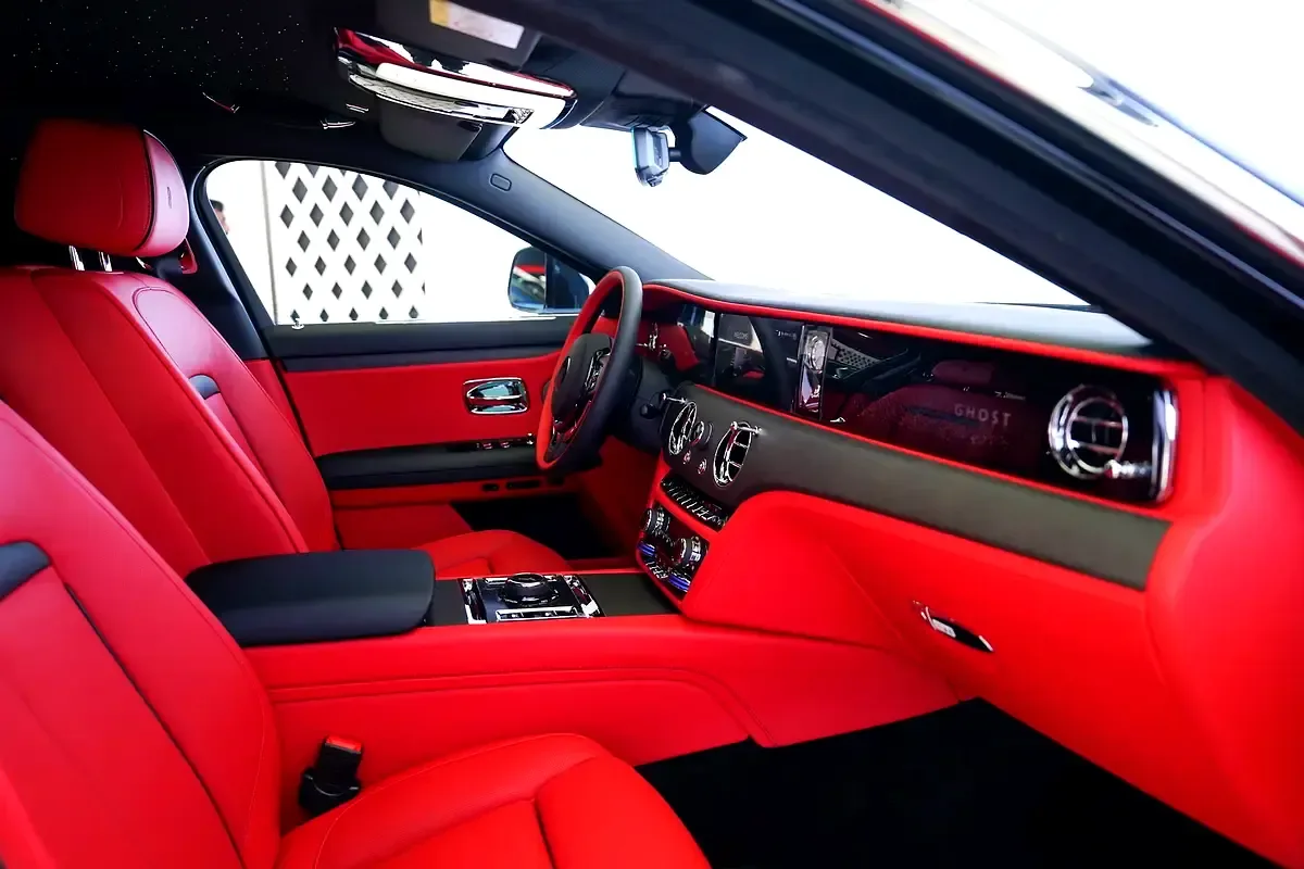 Rolls-Royce Ghost 6.8 AT 4WD (571 hp) - 11