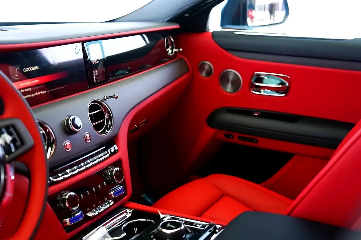 Rolls-Royce Ghost 6.8 AT 4WD (571 hp) - 15