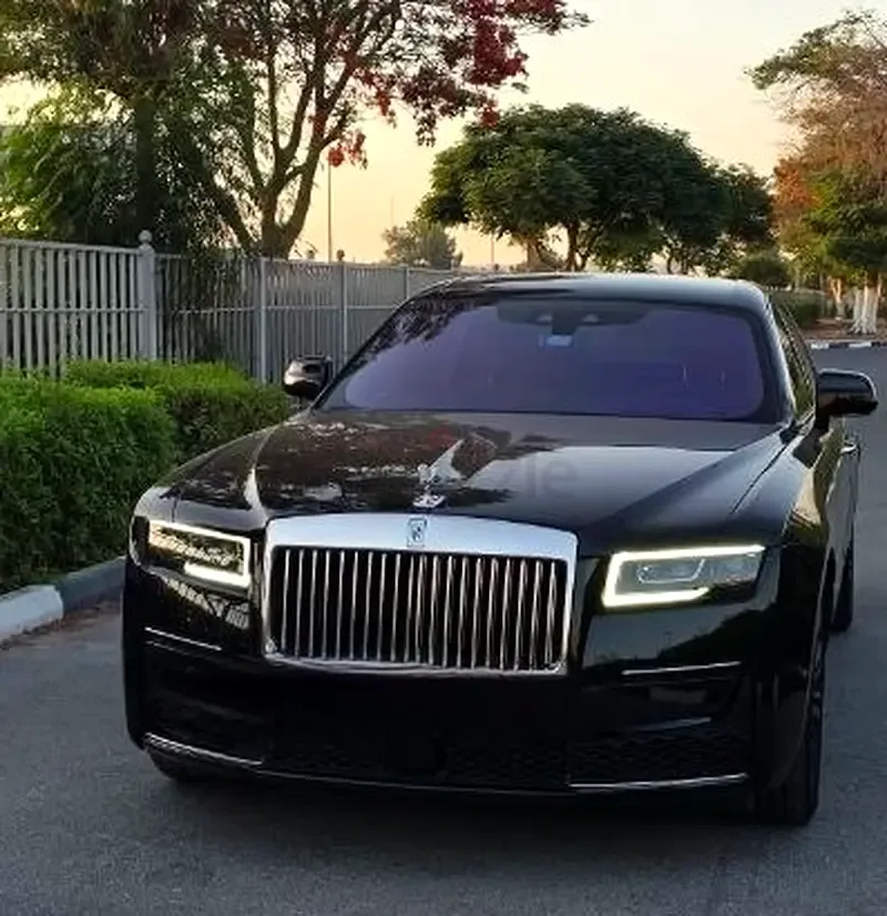 Rolls-Royce Ghost 6.8 AT AWD (571 hp)