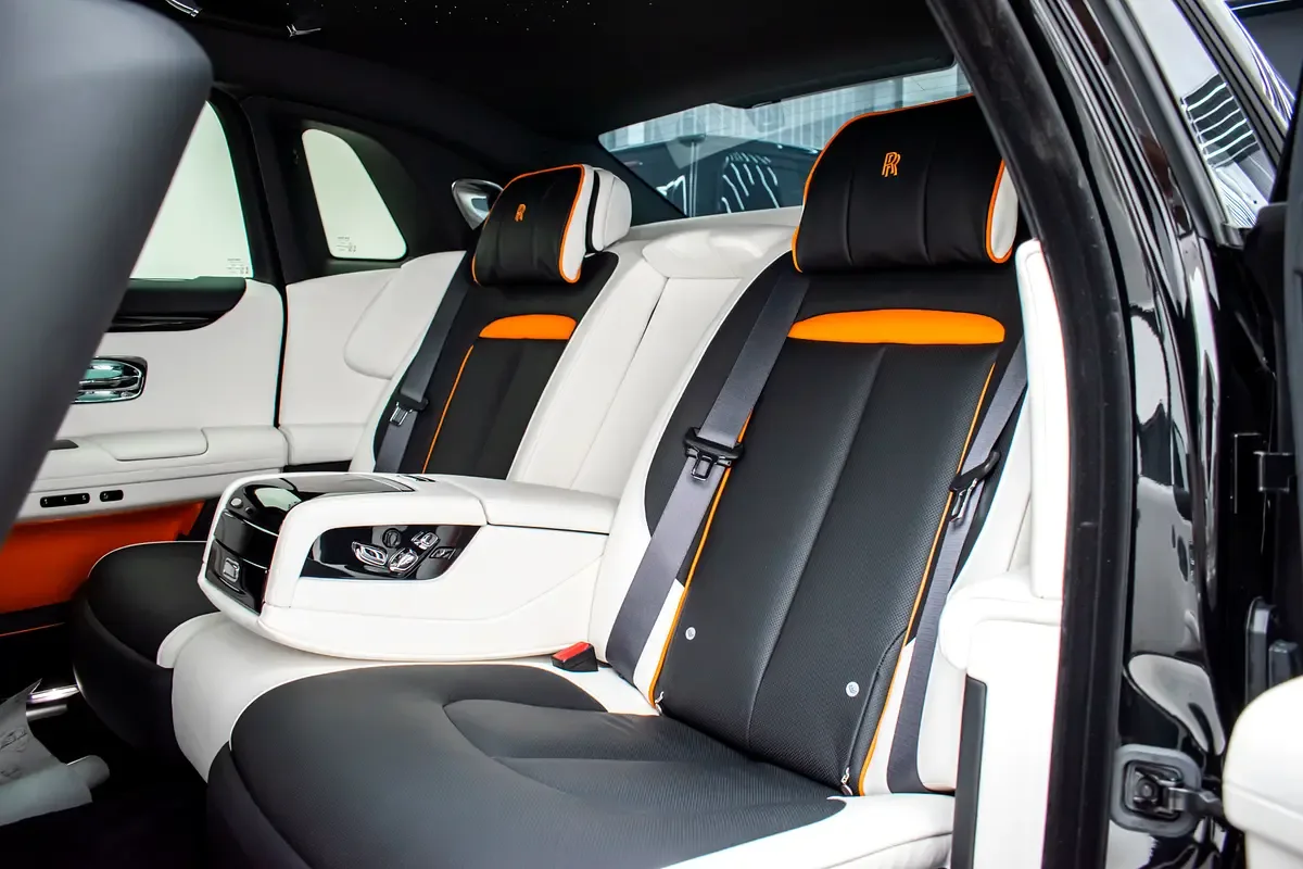 Rolls-Royce Ghost 6.8 AT AWD (571 حصان) - 12