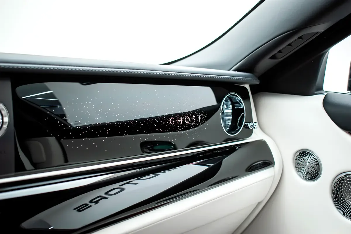 Rolls-Royce Ghost 6.8 AT AWD (571 حصان) - 11