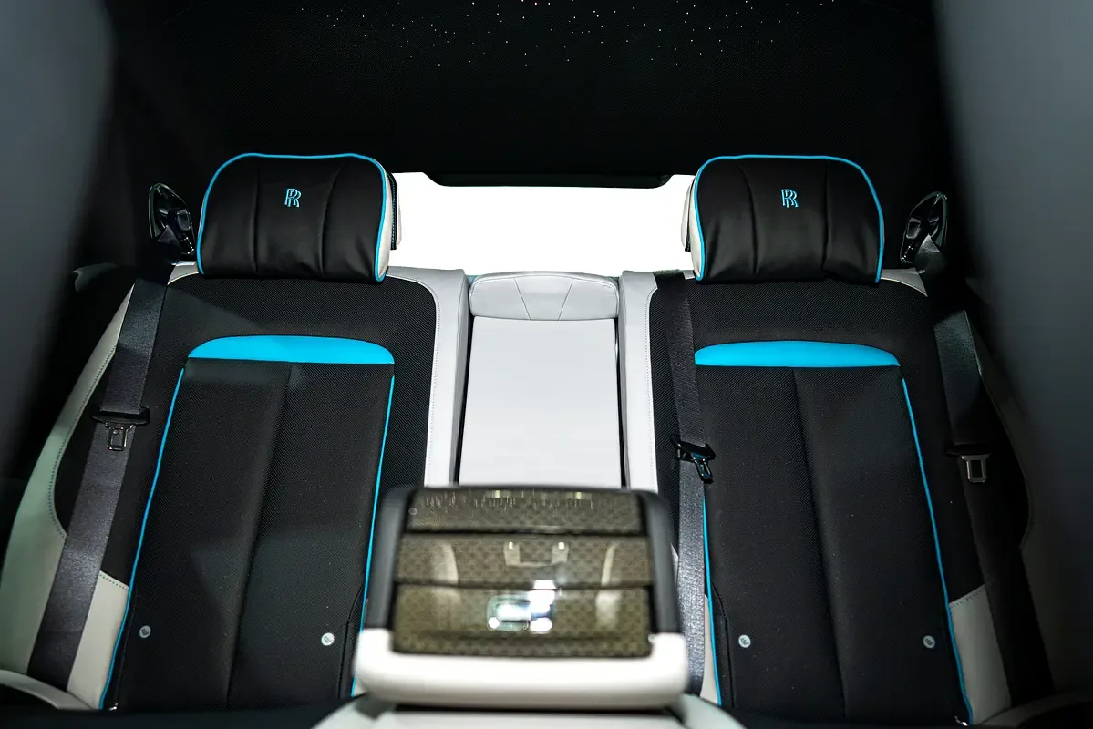 Rolls-Royce Ghost 6.8 AT AWD (571 حصان) - 11