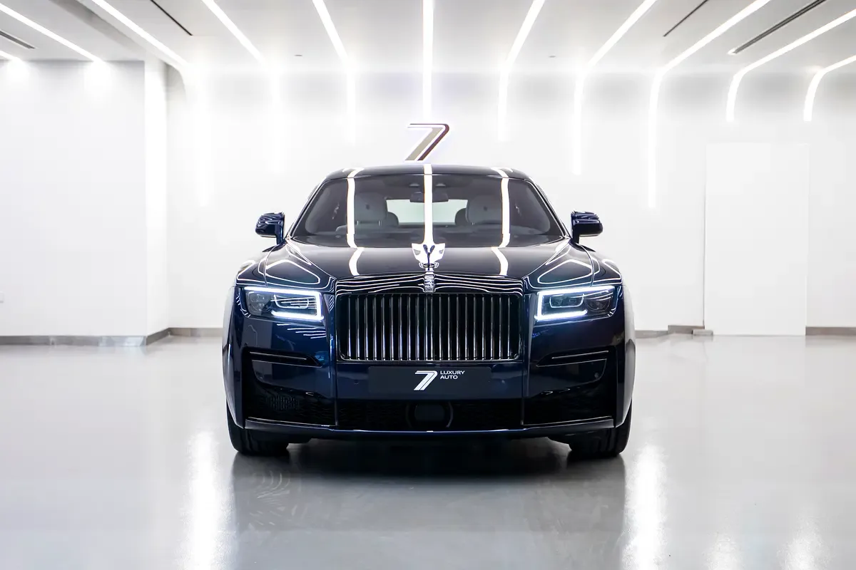 Rolls-Royce Ghost 6.8 AT AWD (571 hp)