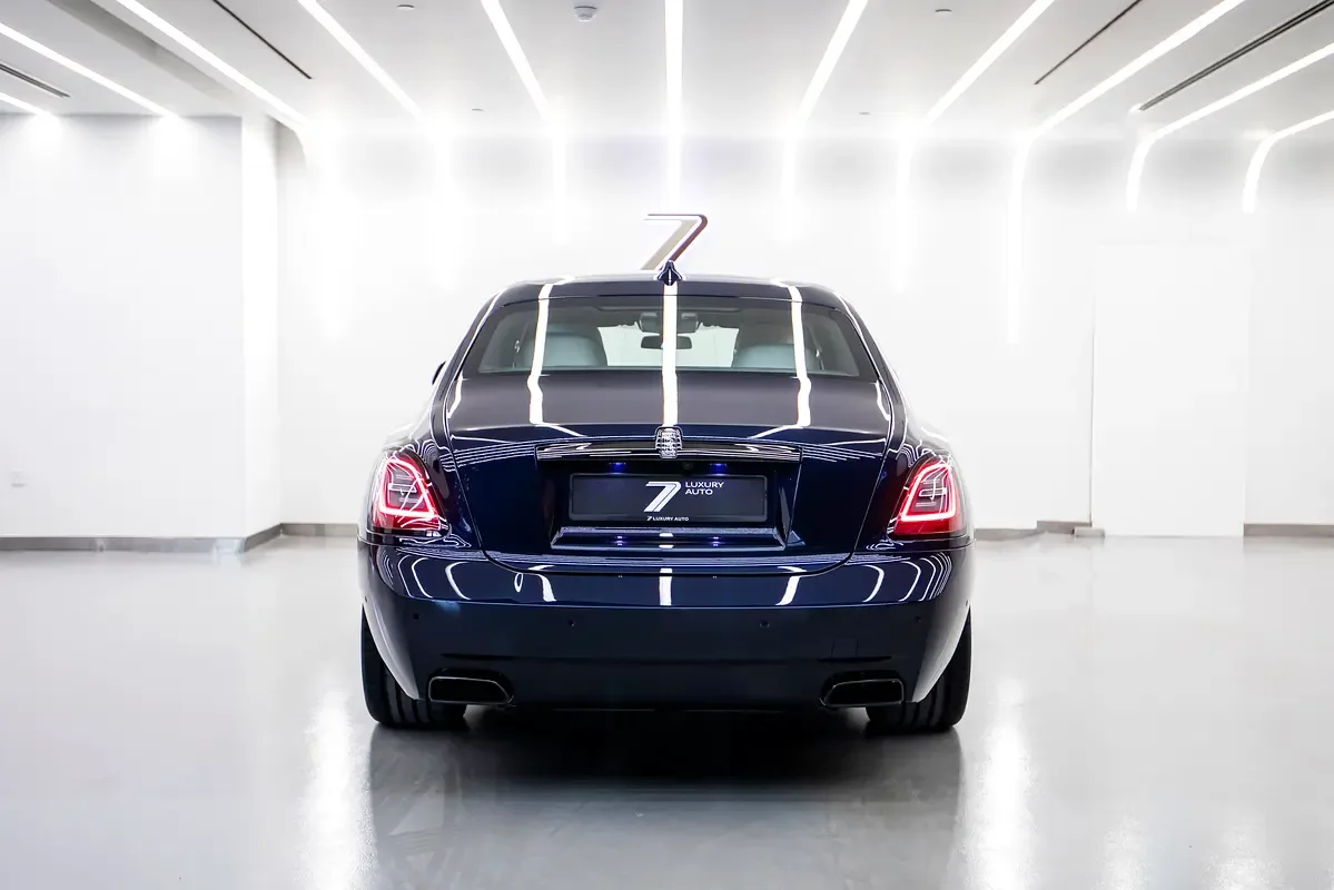 Rolls-Royce Ghost 6.8 AT AWD (571 hp) - 6