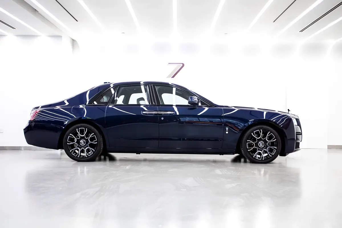 Rolls-Royce Ghost 6.8 AT AWD (571 hp) - 3