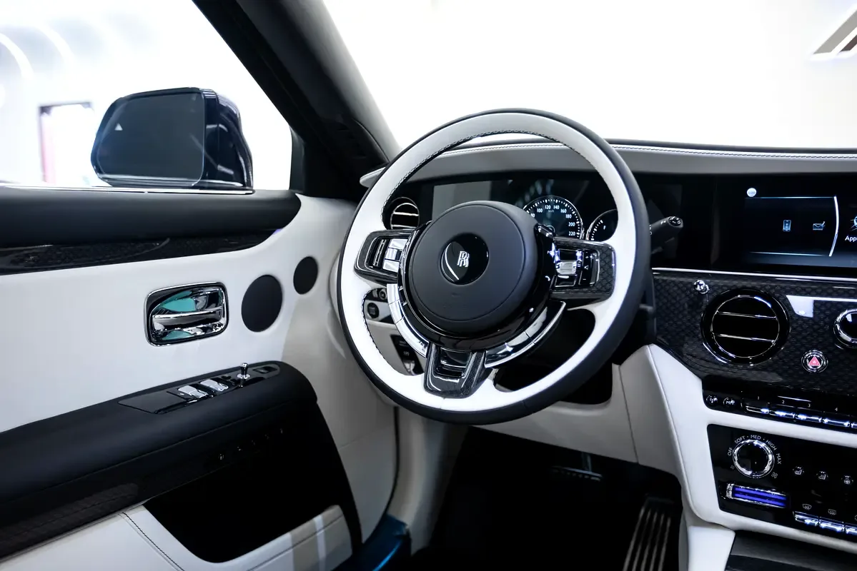 Rolls-Royce Ghost 6.8 AT AWD (571 hp) - 8