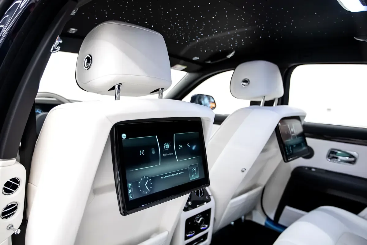 Rolls-Royce Ghost 6.8 AT AWD (571 hp) - 14