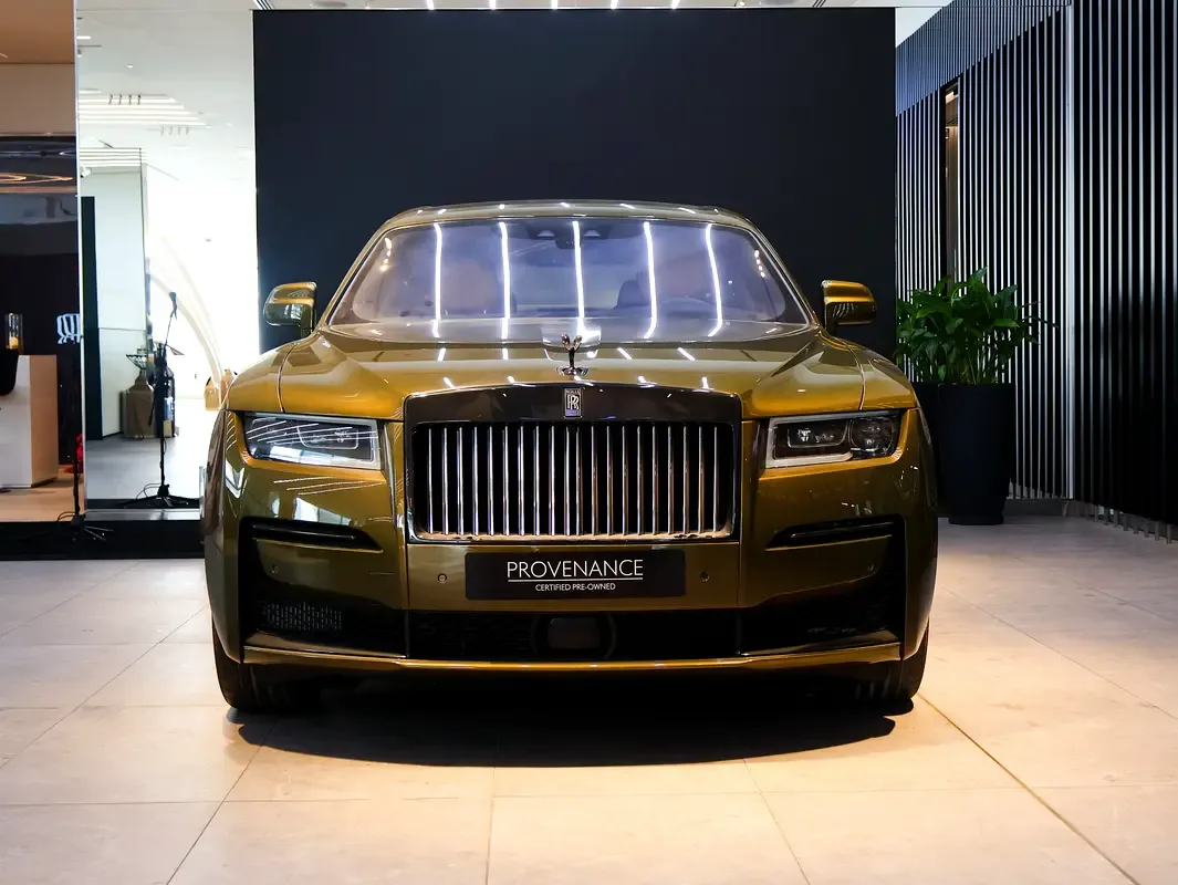 Rolls-Royce Ghost 6.8 AT AWD (571 hp) - 2