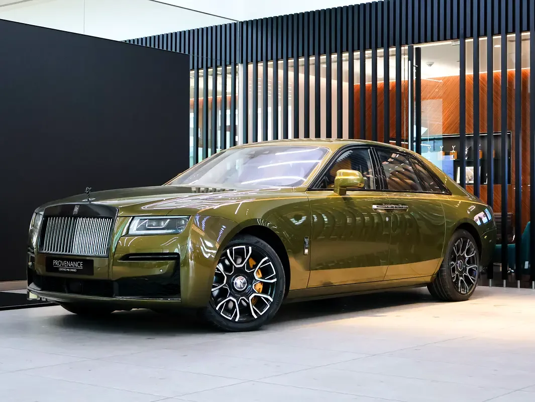 Rolls-Royce Ghost 6.8 AT AWD (571 hp)