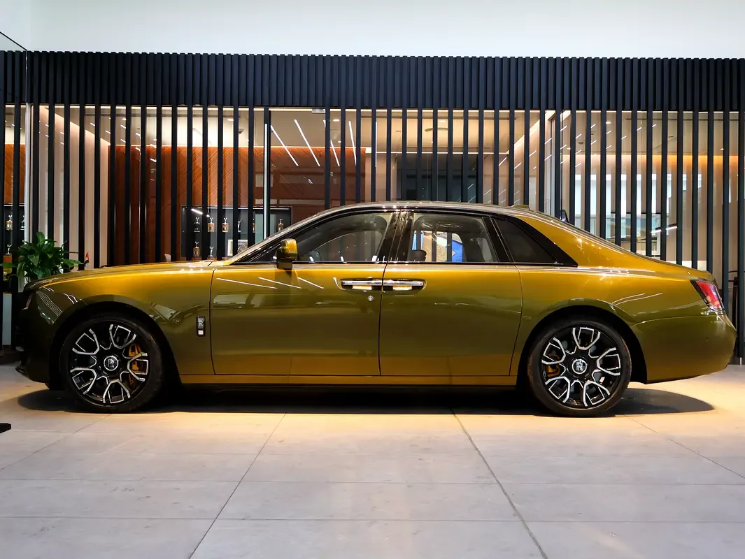 Rolls-Royce Ghost 6.8 AT AWD (571 hp) - 3