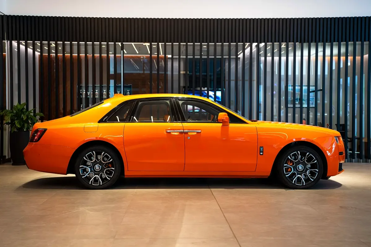Rolls-Royce Ghost 6.8 AT AWD (571 hp) - 3