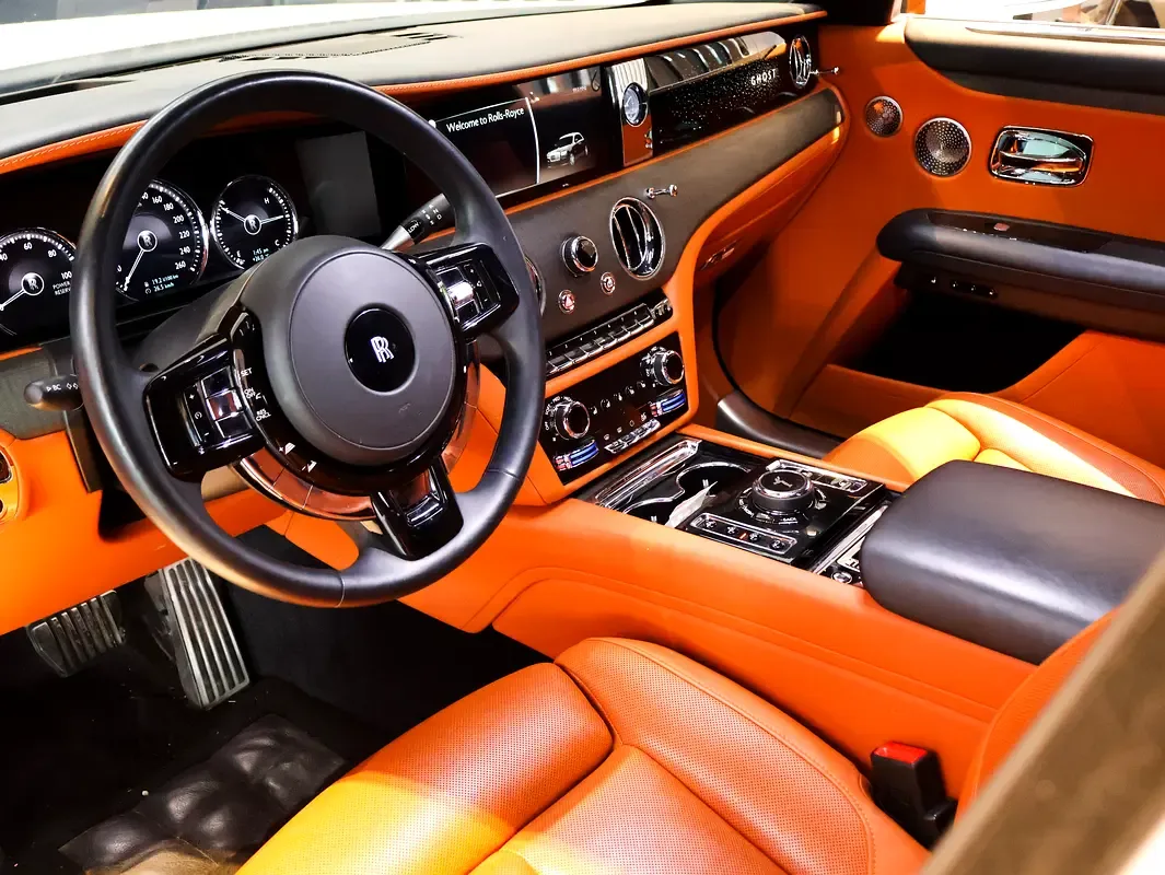 Rolls-Royce Ghost 6.8 AT AWD (571 hp) - 4