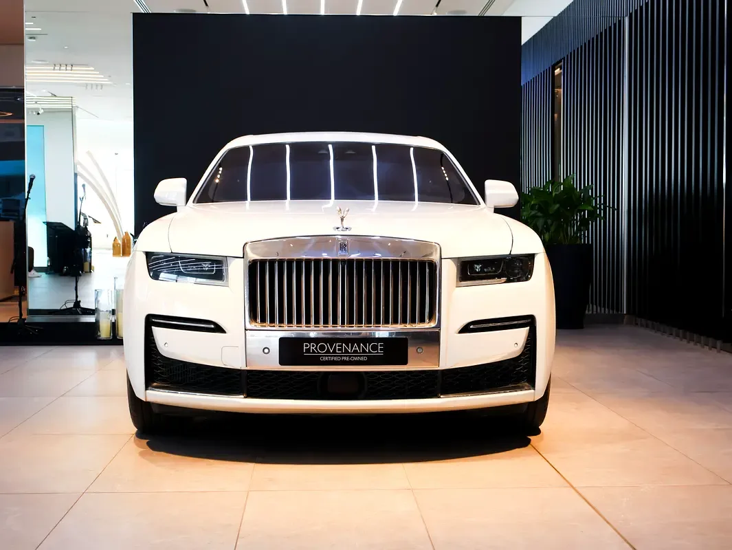 Rolls-Royce Ghost 6.8 AT AWD (571 hp) - 2