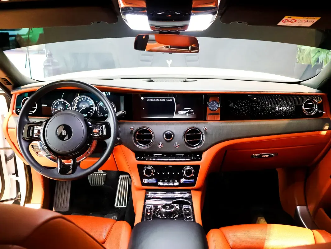 Rolls-Royce Ghost 6.8 AT AWD (571 hp) - 7
