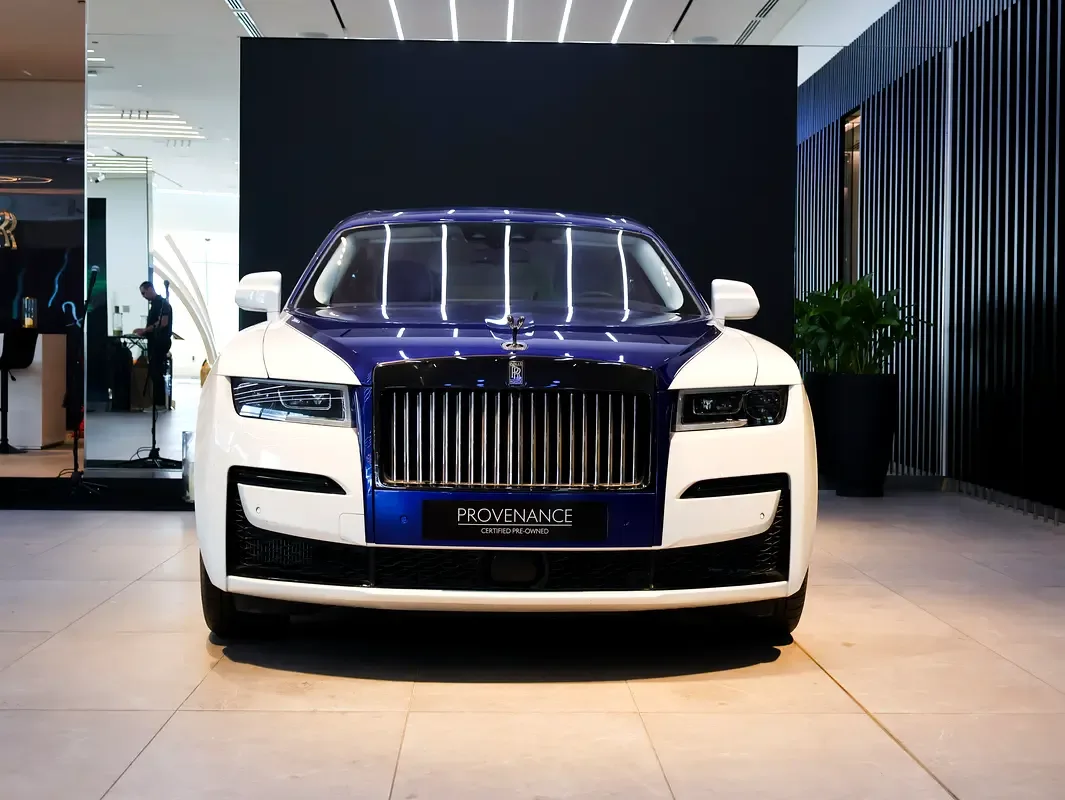 Rolls-Royce Ghost 6.8 AT AWD (571 hp) - 2
