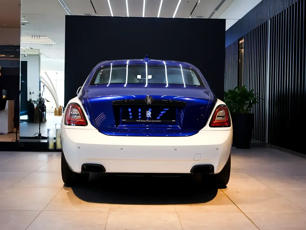 Rolls-Royce Ghost 6.8 AT AWD (571 hp) - 9