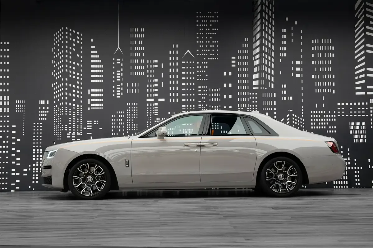 Rolls-Royce Ghost 6.8 AT AWD (571 hp) - 8