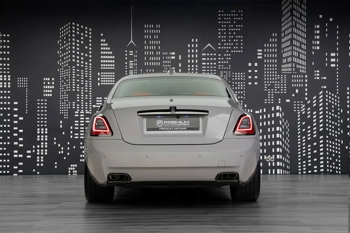 Rolls-Royce Ghost 6.8 AT AWD (571 hp) - 7