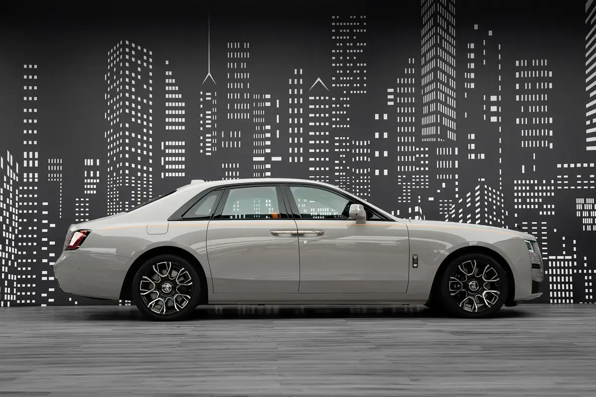 Rolls-Royce Ghost 6.8 AT AWD (571 hp) - 9