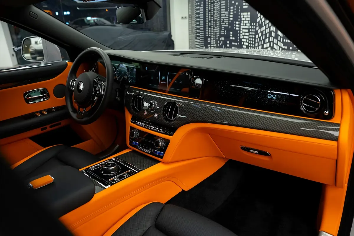 Rolls-Royce Ghost 6.8 AT AWD (571 hp) - 14