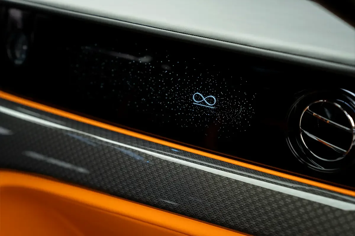 Rolls-Royce Ghost 6.8 AT AWD (571 hp) - 17
