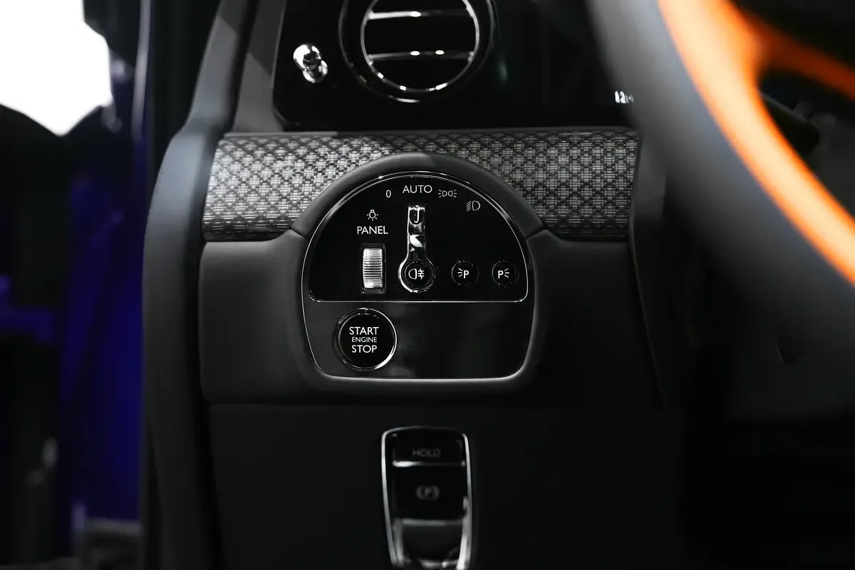 Rolls-Royce Ghost 6.8 AT AWD (571 hp) - 15