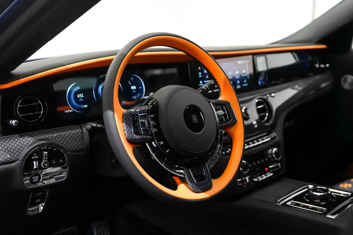 Rolls-Royce Ghost 6.8 AT AWD (571 hp) - 16