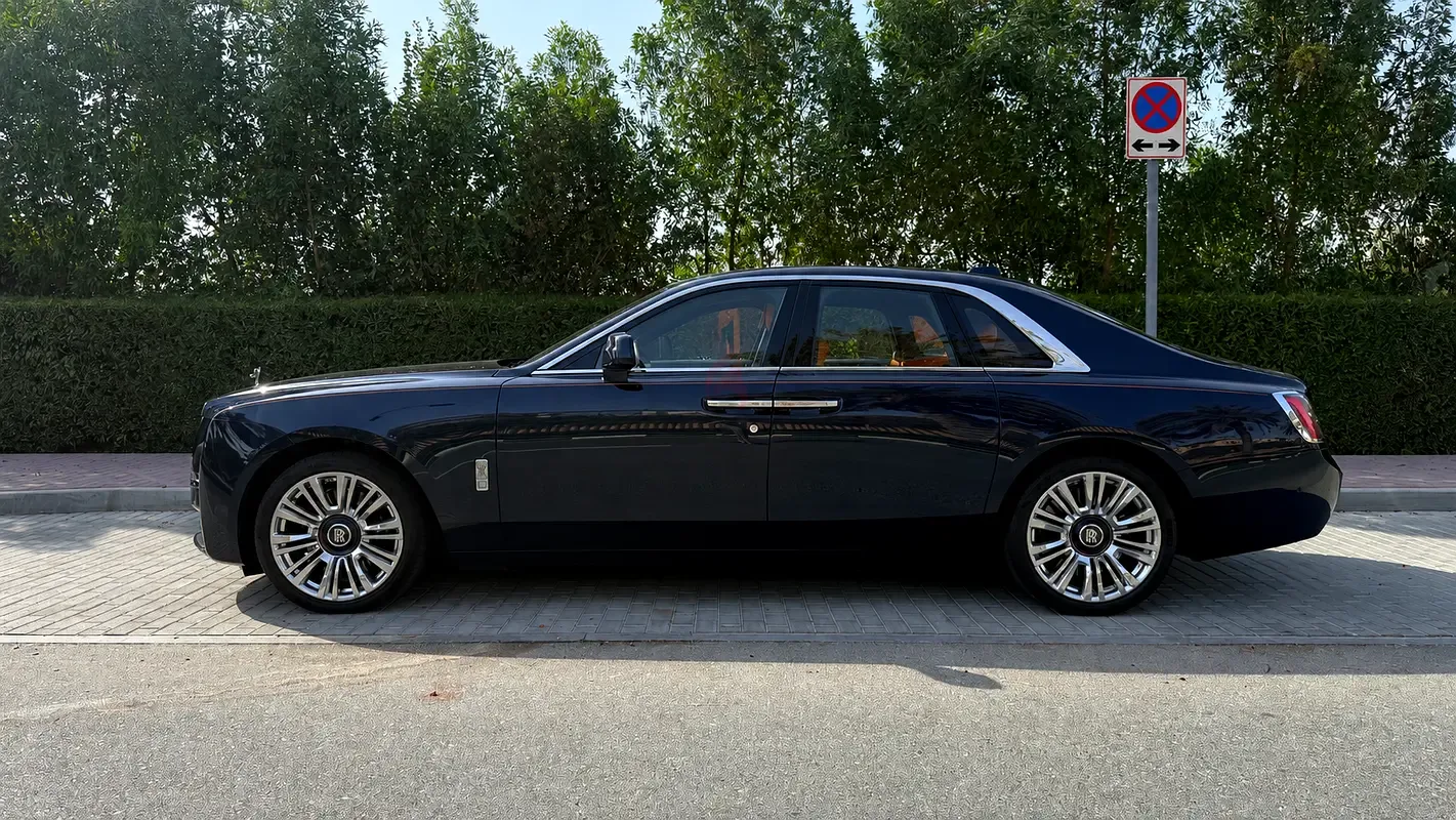Rolls-Royce Ghost 6.8 AT AWD (571 hp) - 2