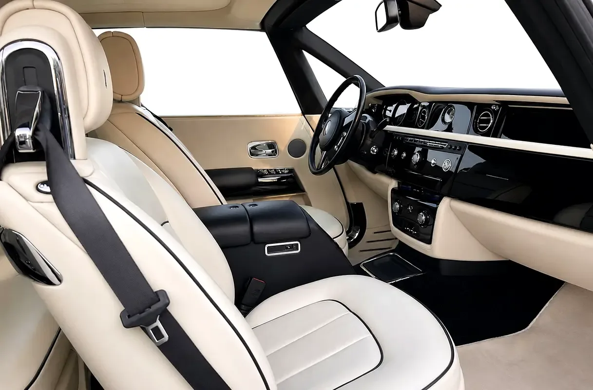 Rolls-Royce Phantom 6.7 AT (453 حصان) - 8