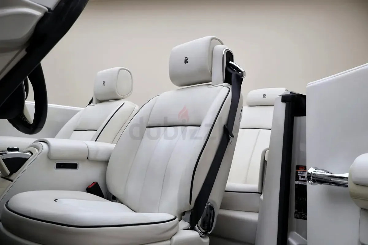 Rolls-Royce Phantom 6.7 AT (453 حصان) - 15