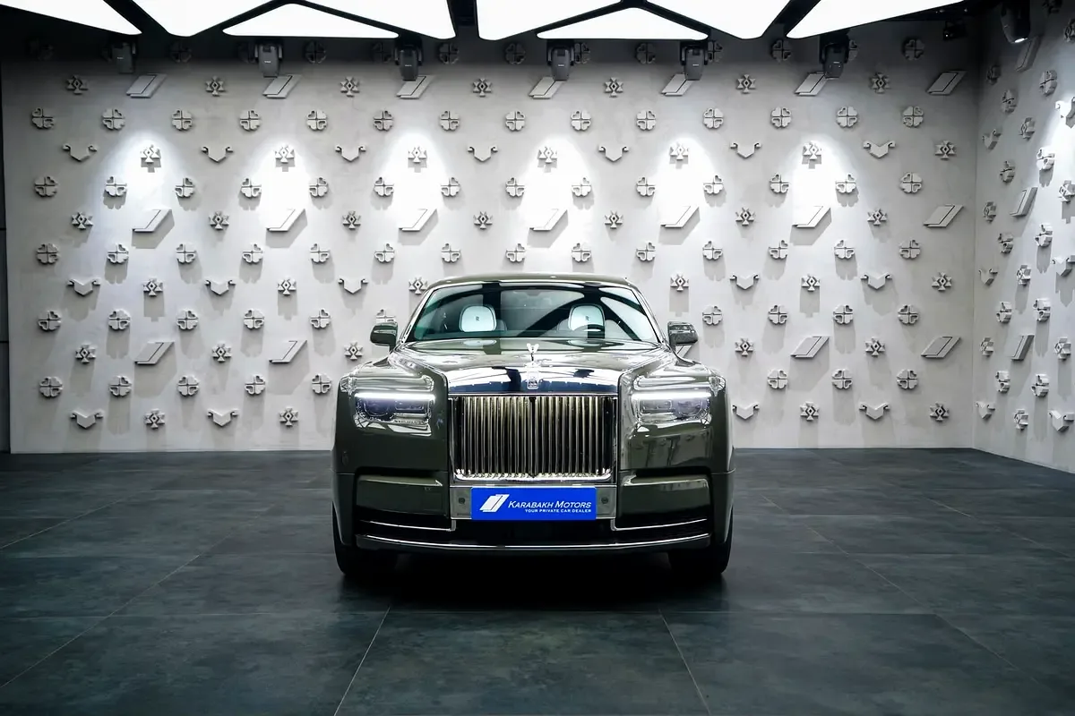 Rolls-Royce Phantom 6.7 AT EWB (571 حصان) - 9